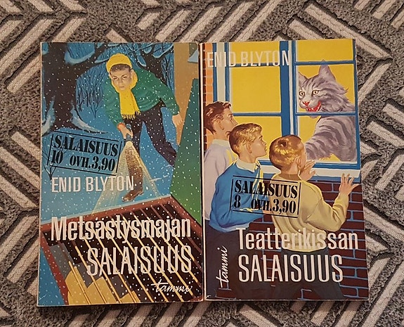 Salaisuus kirjoja