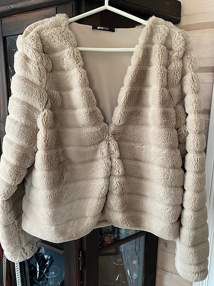Gina tricot tekokarvatakki, takki wanhoihin