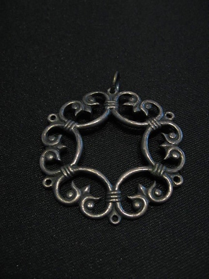 Uniikki, Kalevala Koru, Suotniemen Solki-riipus, 813 H, 1940