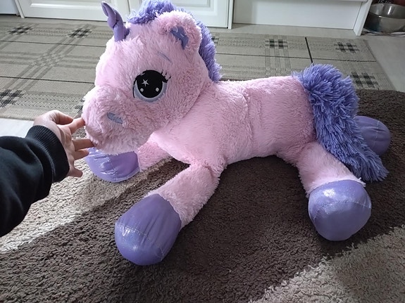 Iso pehmo poni
