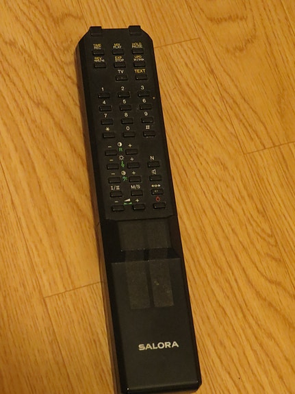Salora -kaukosäädin