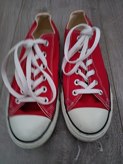 Converse 40/26cm punaiset tennarit (Herttoniemi/Hki)