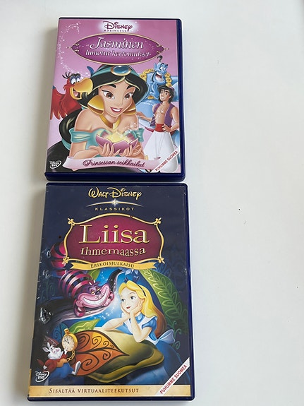 Disney Liisa Ihmemaassa  ja  Jasmin Lumotut kertomukset