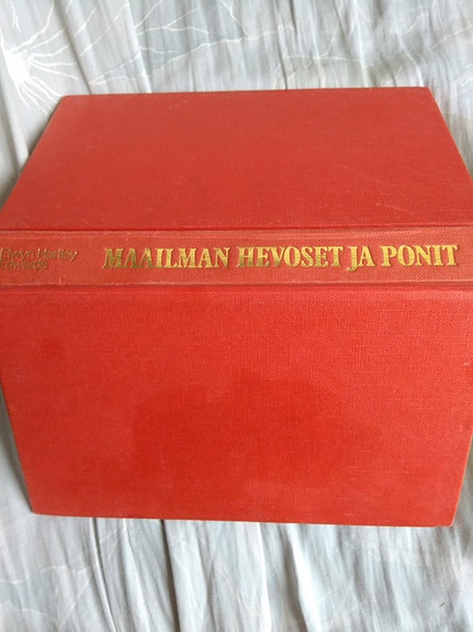Maailman hevoset ja ponit - Elwyn Hartley Edwards