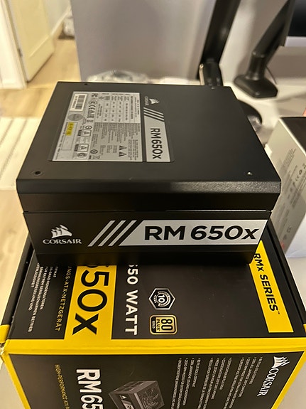 Corsair RM650X virtalähde