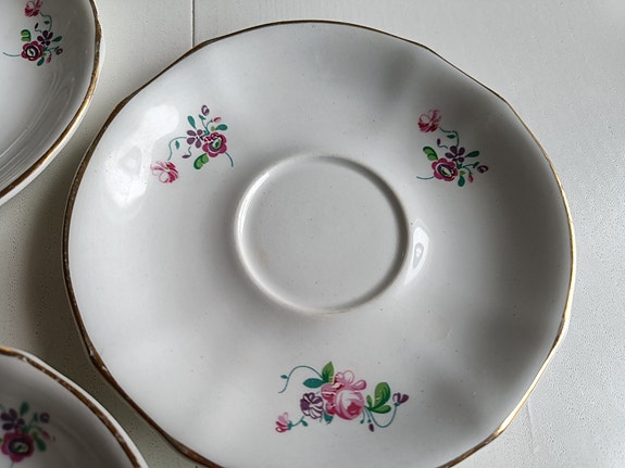Arabian vanhat kahvikupin asettilautaset 4 kpl