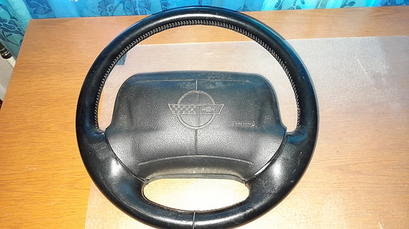 Chevrolet Corvette 1994 C4 ratti ja airbag.