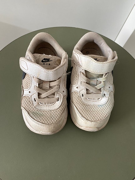 Nike Air- Max- lenkkarit, koko 24
