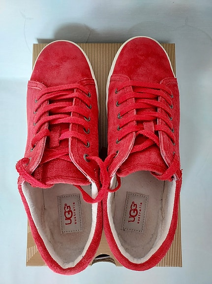Ugg punaiset Tomit 40