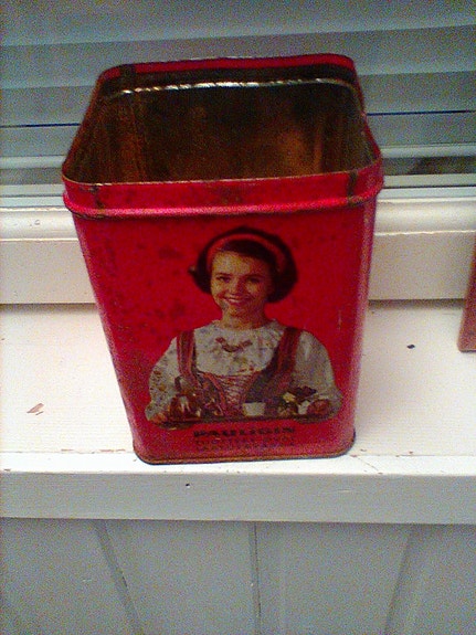 Vanha pauligin kahvipurkki