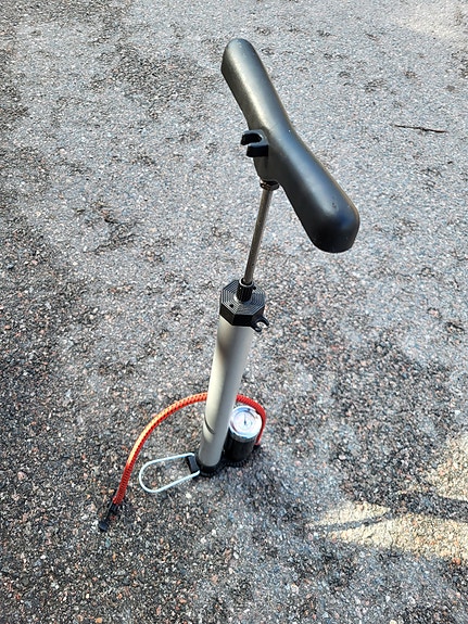 Polkupyörän pumppu