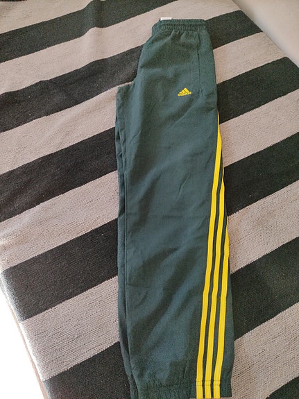 Uudet Adidas verkkarihousut 152
