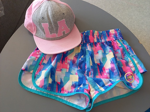 LA lippis ja Hot Tuna shortsit