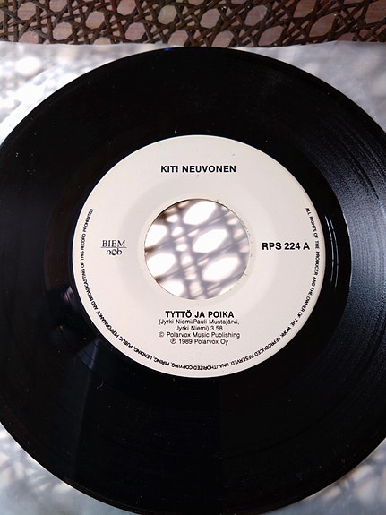 Kiti Neuvonen & Pate Mustajärvi 7" Tyttö ja poika