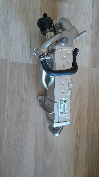 Uusi Original BMW AGR 11718596444