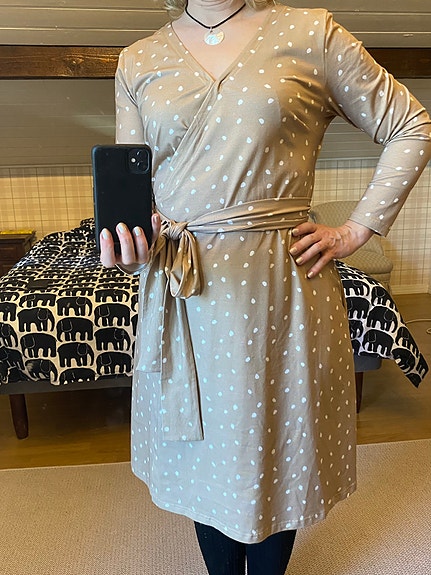 Nakoa beige wrap dress koko M