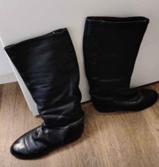 Mustat nahkasaappaat koko 40