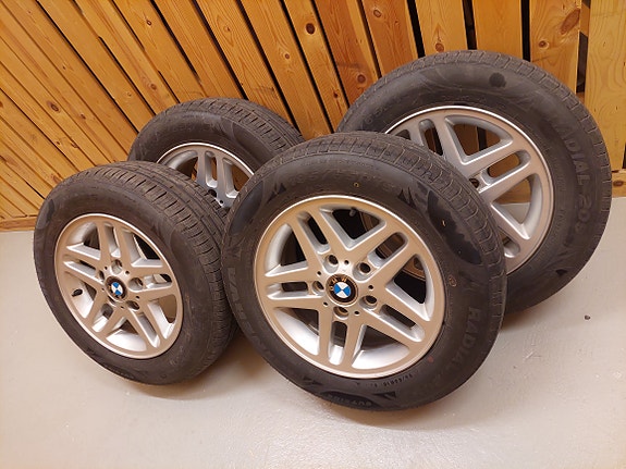 15" BMW Vanteet uusilla kesärenkailla