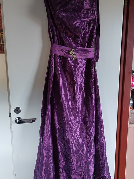 Uusi juhlamekko / iltapuku / vanhojen tanssi mekko / koko XL / XXL