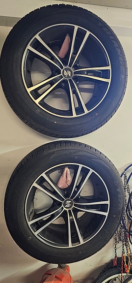 Etabeta Rochel , Lexus RX400h kesärenkaat 235 60 zr 18 tuumaa