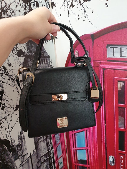 UUSI tyylikäs crossbody laukku