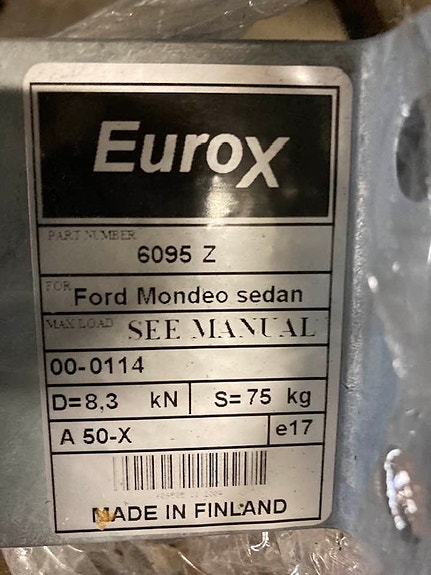 Vetokoukku Ford Mondeo sedan