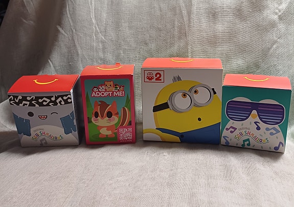 McDonald's, Happy meal tavarat, 4kpl, v2022×1kpl, v2023×3kpl, uusia, yht. hinta