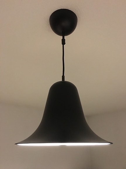 Verner Panton design: Pantop kattovalaisin halk. 30cm, väri matta musta