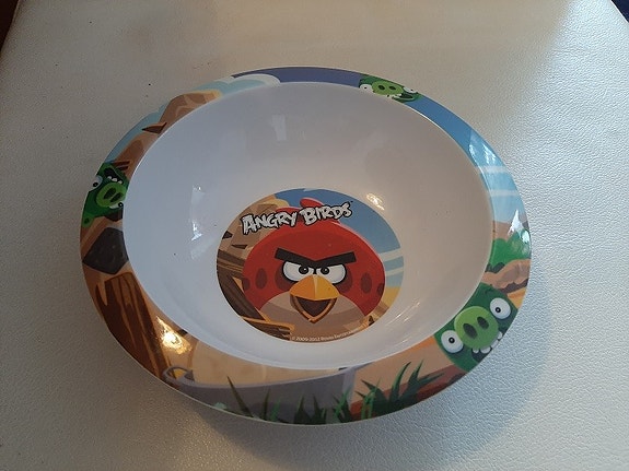 Angry birds lautanen