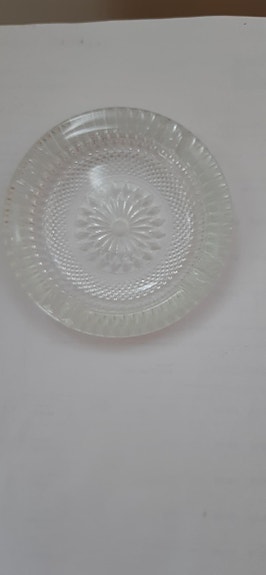 Lasituhkakuppi 50-luv. halk. 11 cm, kork. 2 cm