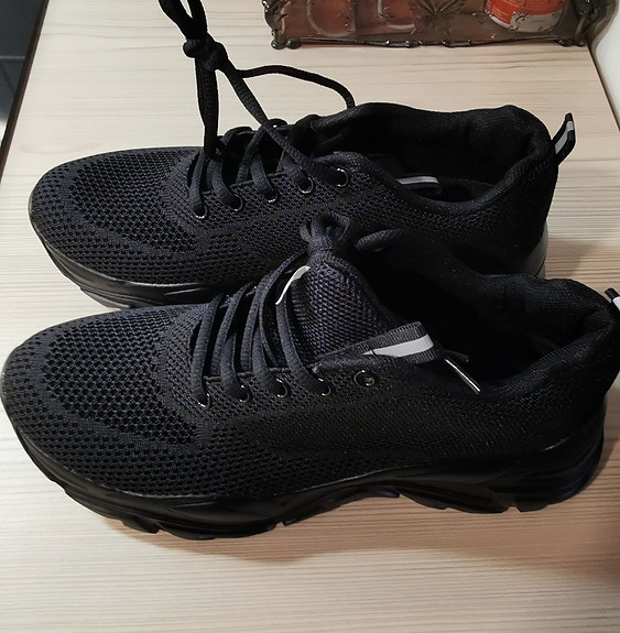 Kengät 42