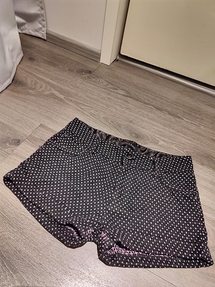 Seppälä shortsit