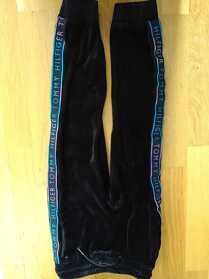 Tommy Hilfiger housut 122