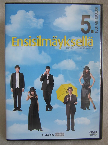 Ensisilmäyksellä kausi 5 dvd