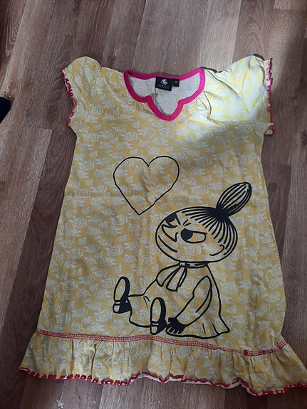 Pikku myy mekko 110cm