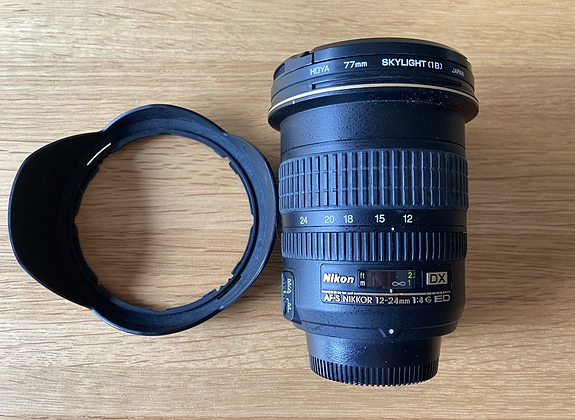 Nikon AF-S Nikkor 12-24 mm f/4 objektiivi