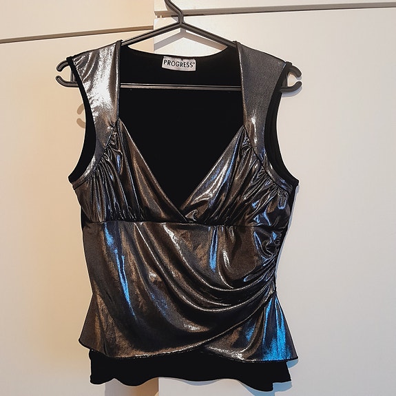Product image 1 of 4
