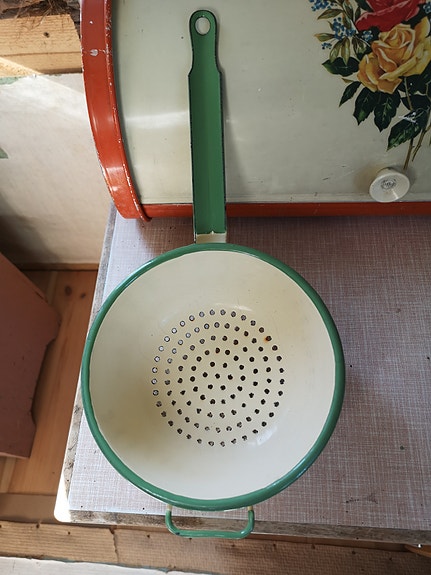 Vanha emali siivilä