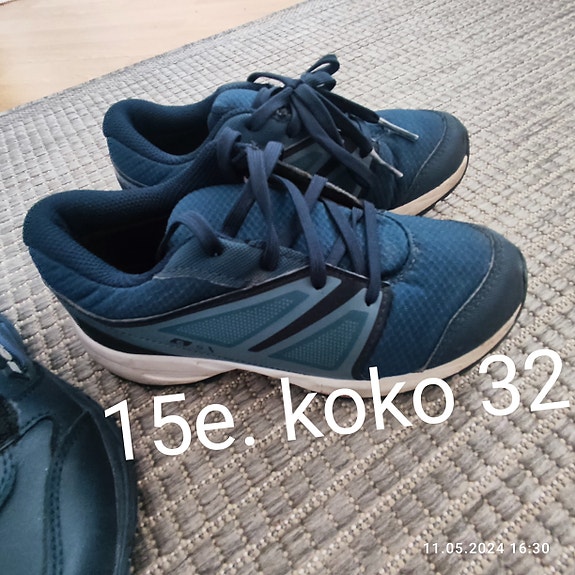 Hyväkuntoiset lasten kengät, koko 32