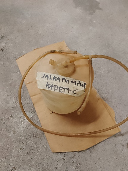 Opel Rekord c lasinpesurin säiliö