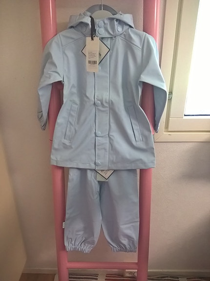 Uudet Mini A Ture sadetakki ja housut 92cm