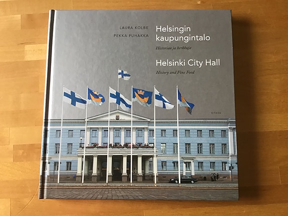 Laura Kolbe ja Pekka Puhakka : Helsingin kaupungintalo ( 2008 )