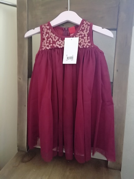 Uusi tylli juhlamekko paljeteilla 86cm