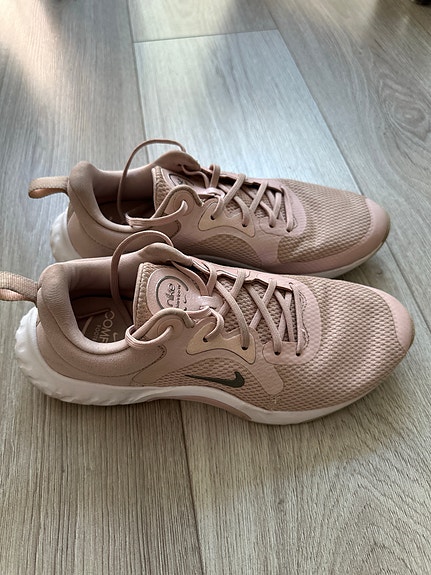 Nike Performance Renew  36