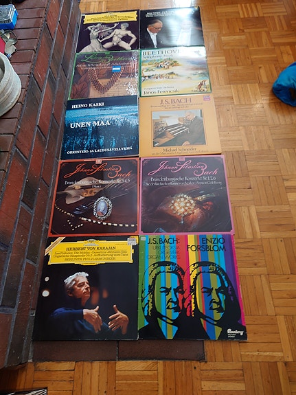 Klassista musiikkia LP-levyjä