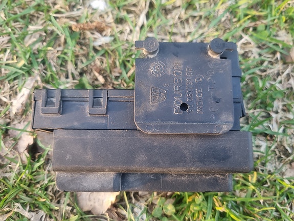 Sulakebox, 9611757980 - Citroen ZX