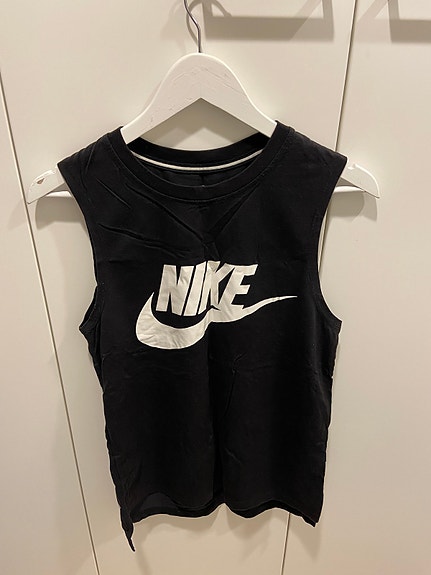 Nike toppi
