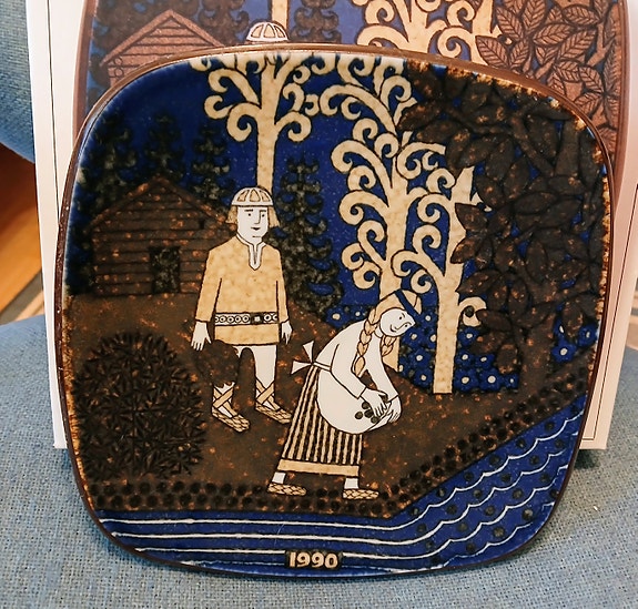 Arabia, Raija Uosikkinen, Kalevala vuosilautanen 1990