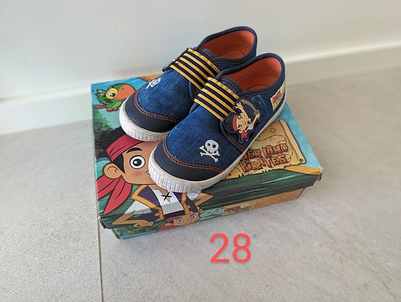 Kengät koko 28