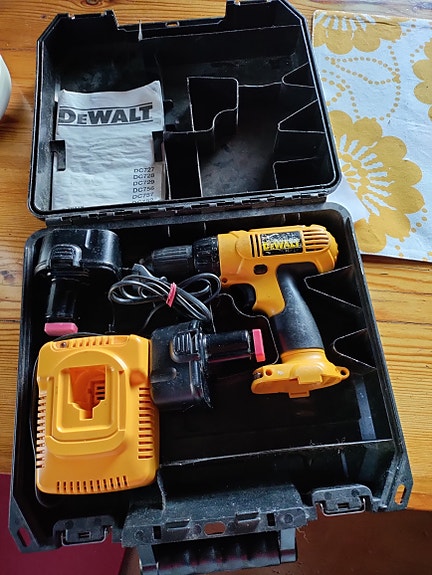DeWalt akkuporakone